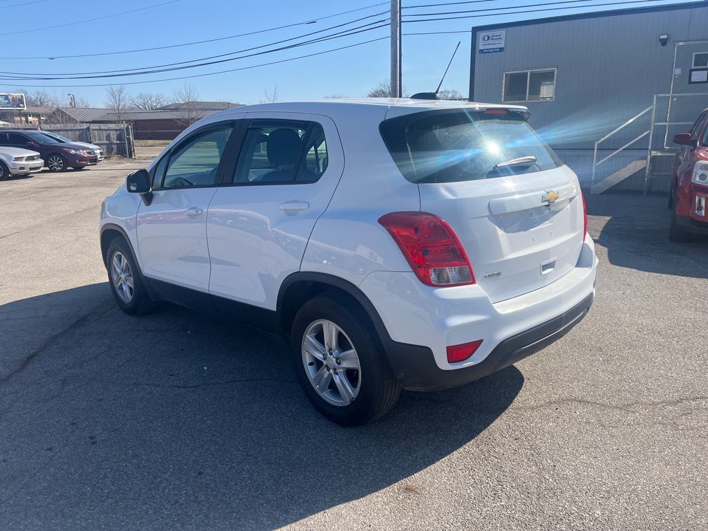 Photo 4 of this CHEVROLET TRAX