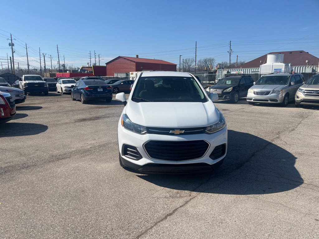 Photo 2 of this CHEVROLET TRAX