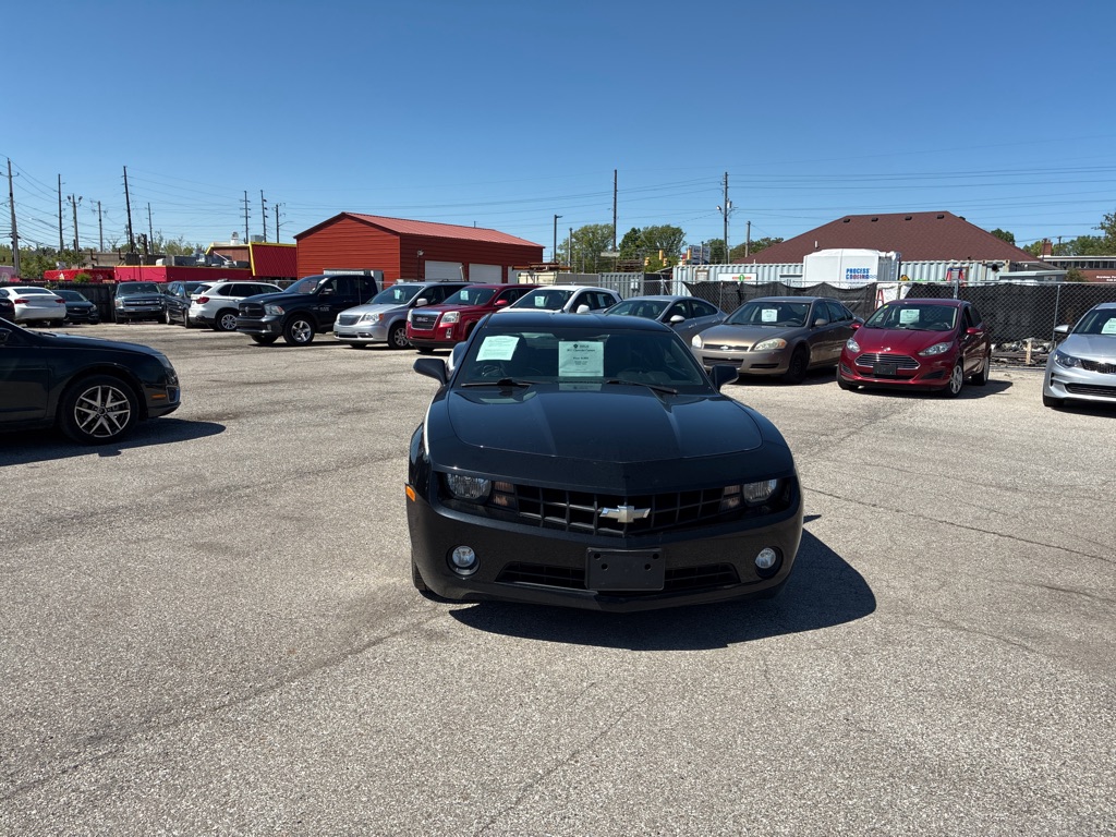 Photo 2 of this CHEVROLET CAMARO