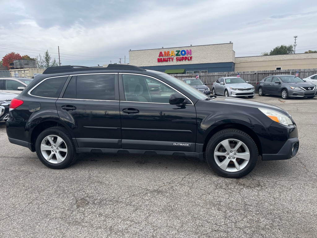 Photo 2 of this SUBARU OUTBACK