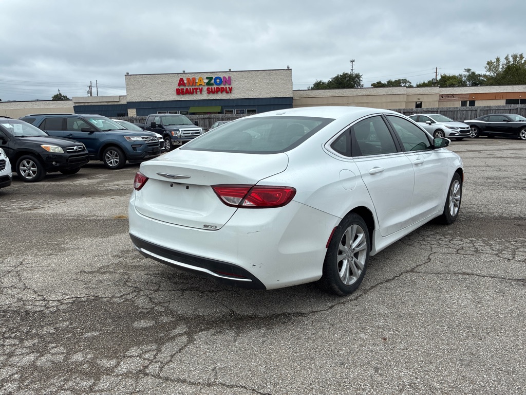 Photo 5 of this CHRYSLER 200