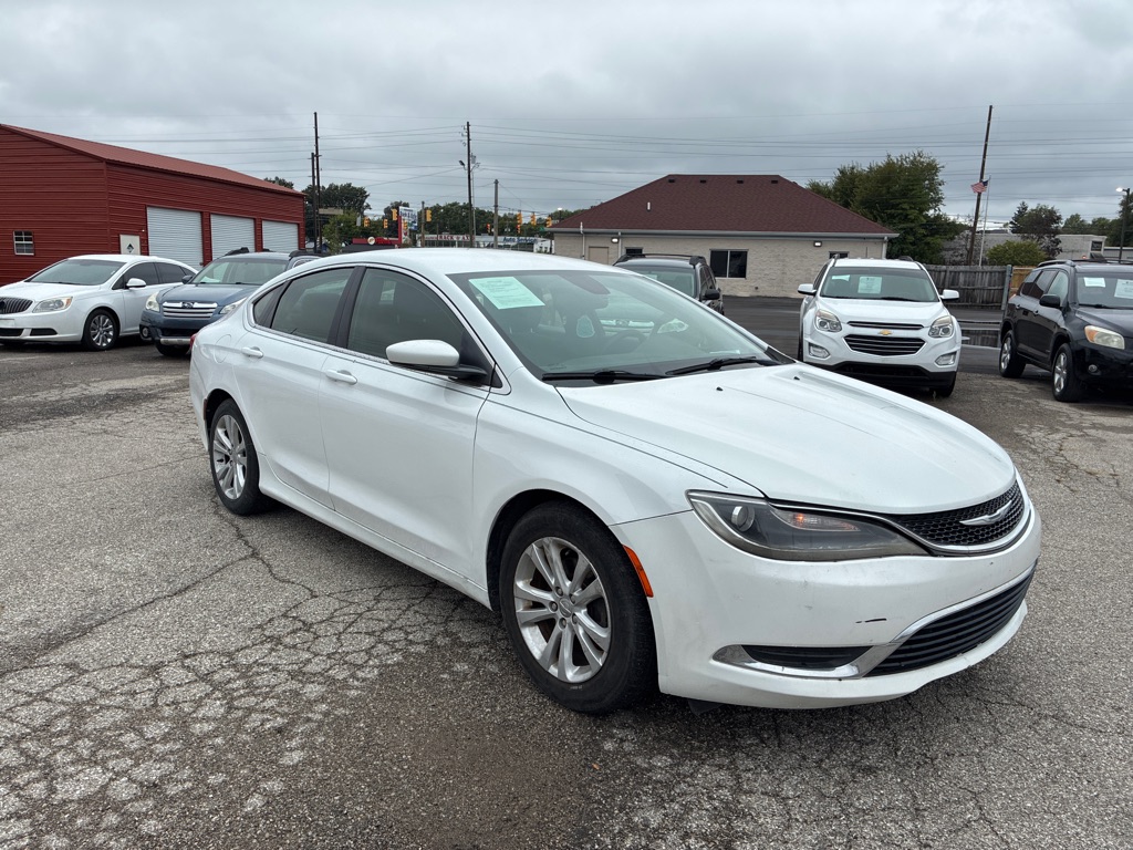 Photo 8 of this CHRYSLER 200