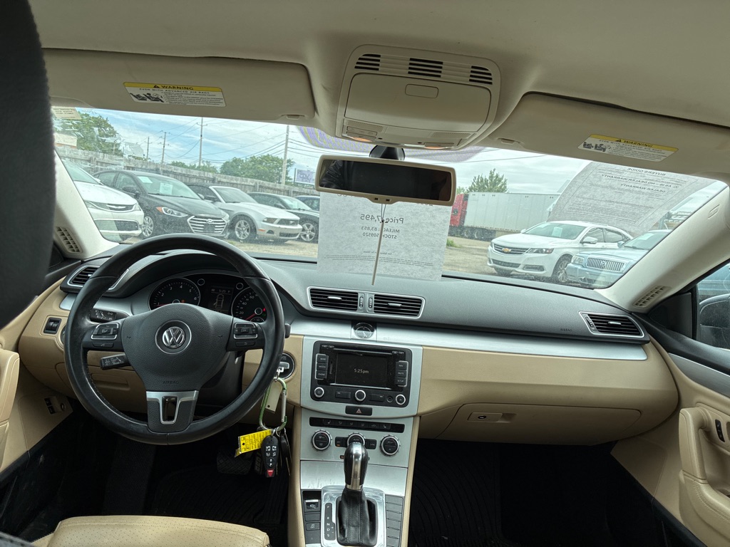 Photo 12 of this VOLKSWAGEN CC