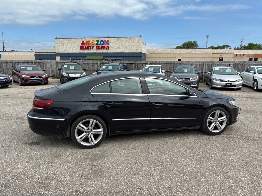Photo 8 of this VOLKSWAGEN CC