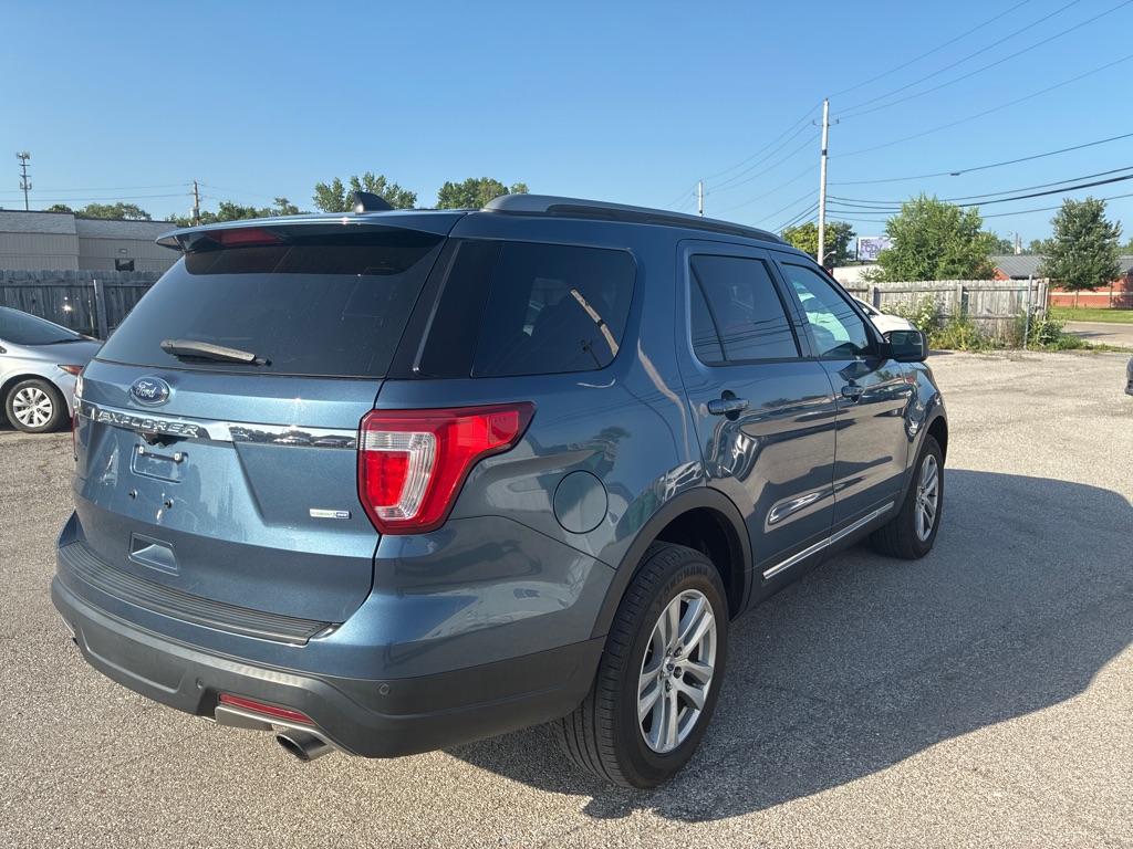 Photo 7 of this FORD EXPLORER