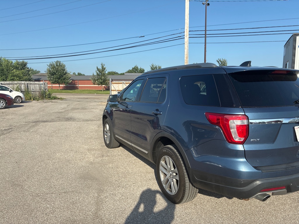 Photo 5 of this FORD EXPLORER