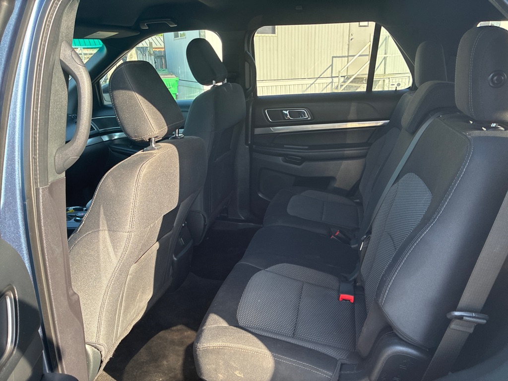 Photo 10 of this FORD EXPLORER