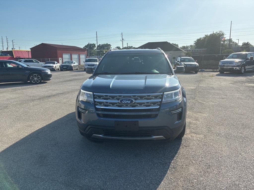 Photo 2 of this FORD EXPLORER