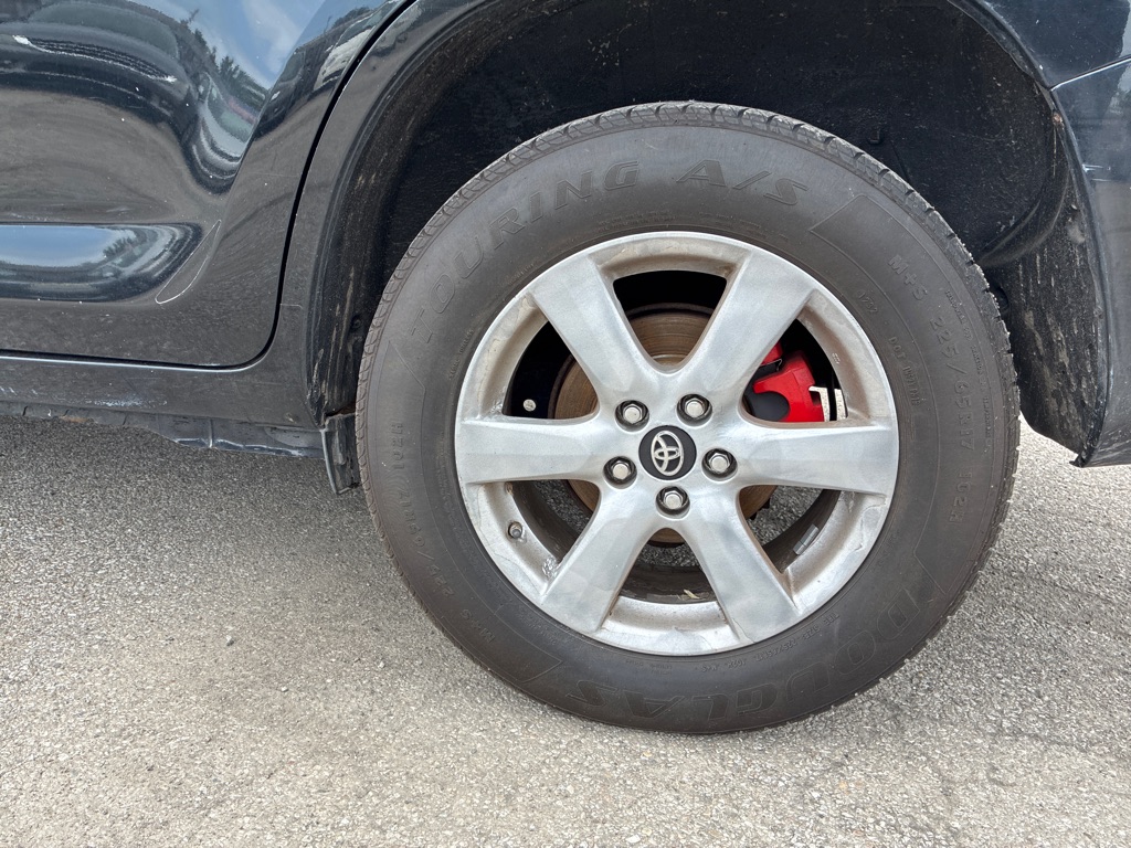 Photo 8 of this TOYOTA RAV4