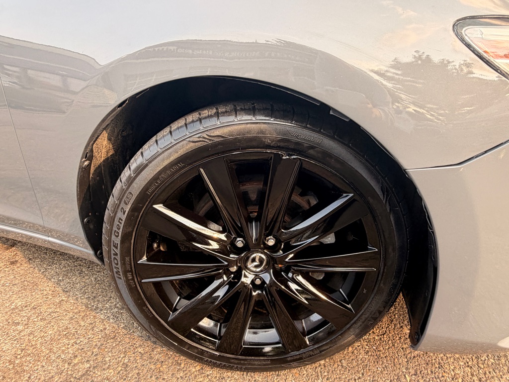Photo 8 of this MAZDA MAZDA6