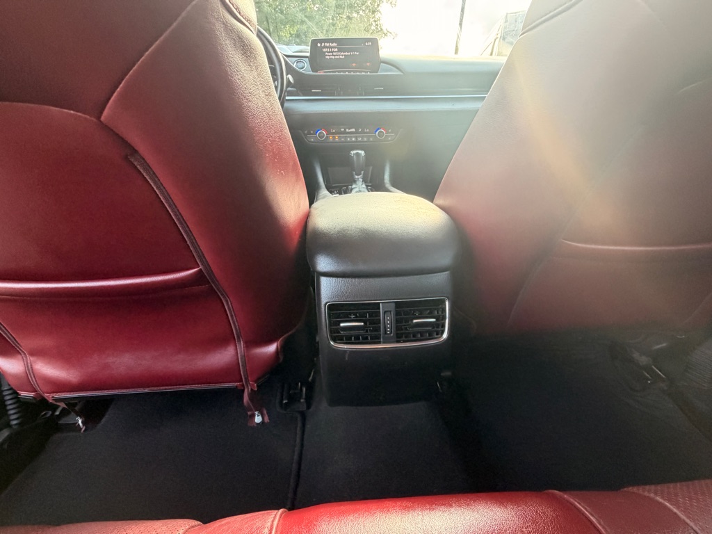 Photo 18 of this MAZDA MAZDA6