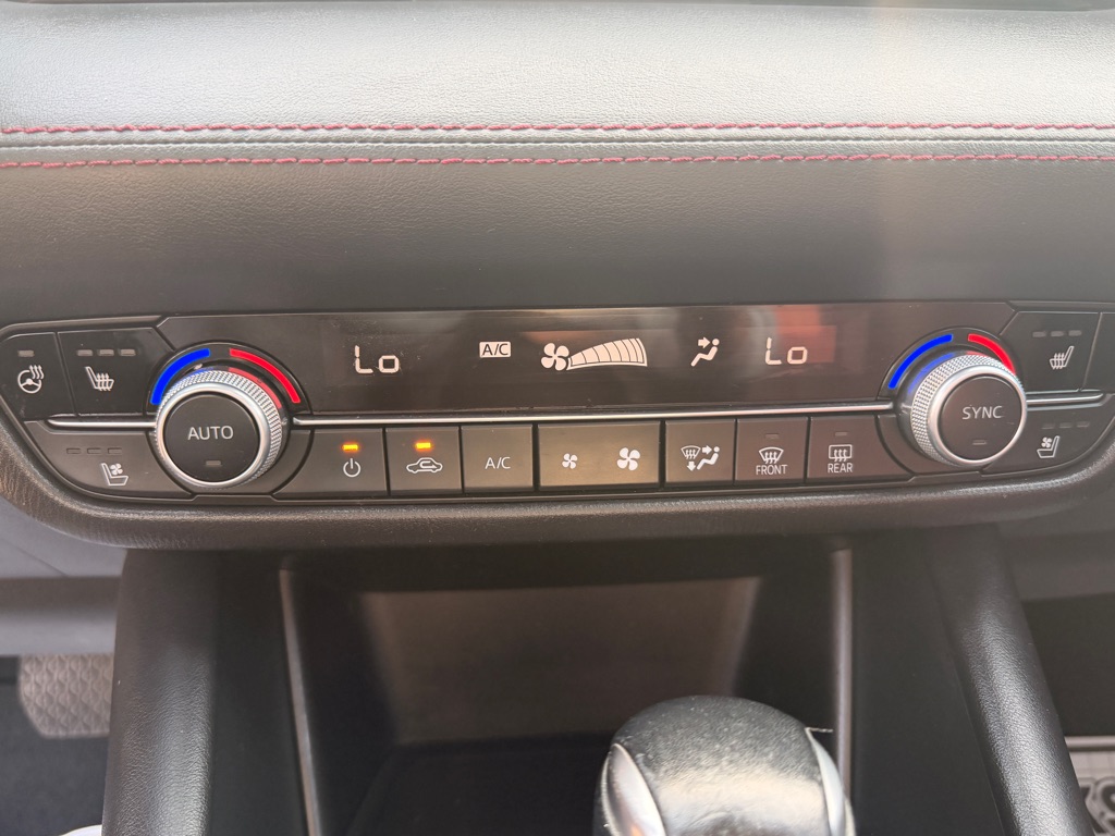 Photo 23 of this MAZDA MAZDA6