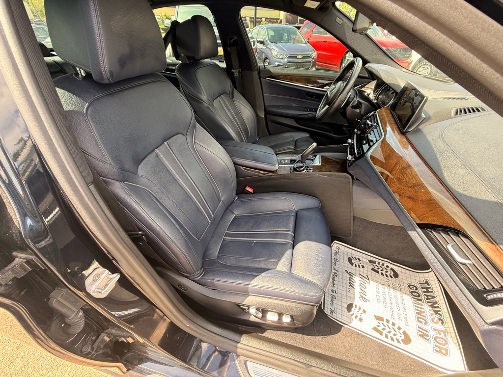 Photo 11 of this BMW 5 SERIES