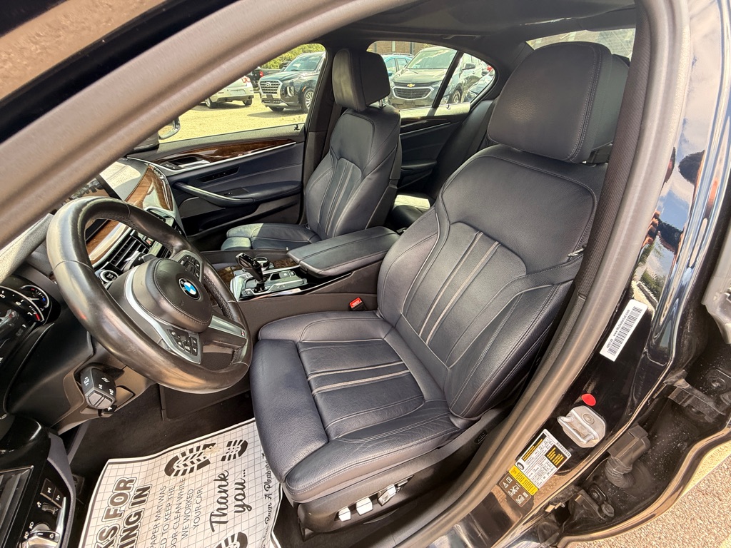 Photo 8 of this BMW 5 SERIES