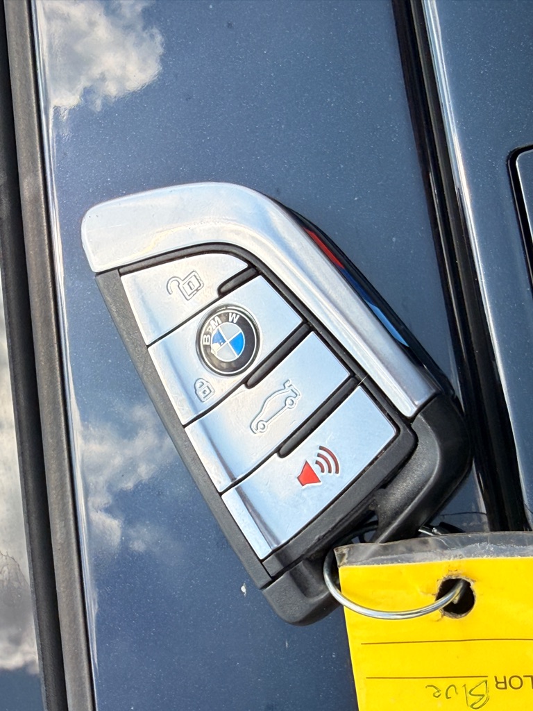 Photo 21 of this BMW 5 SERIES