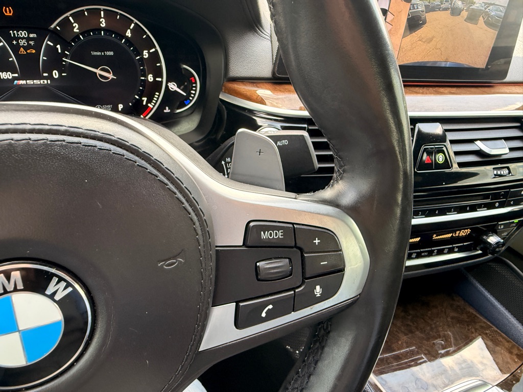Photo 14 of this BMW 5 SERIES