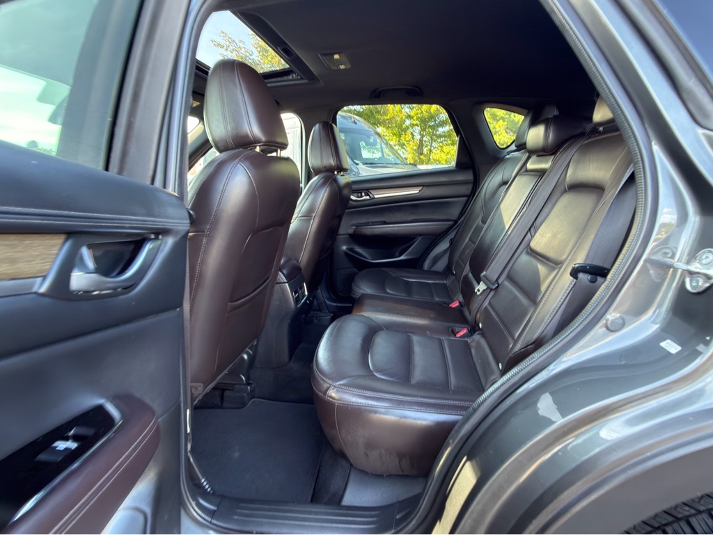 Photo 12 of this MAZDA CX-5