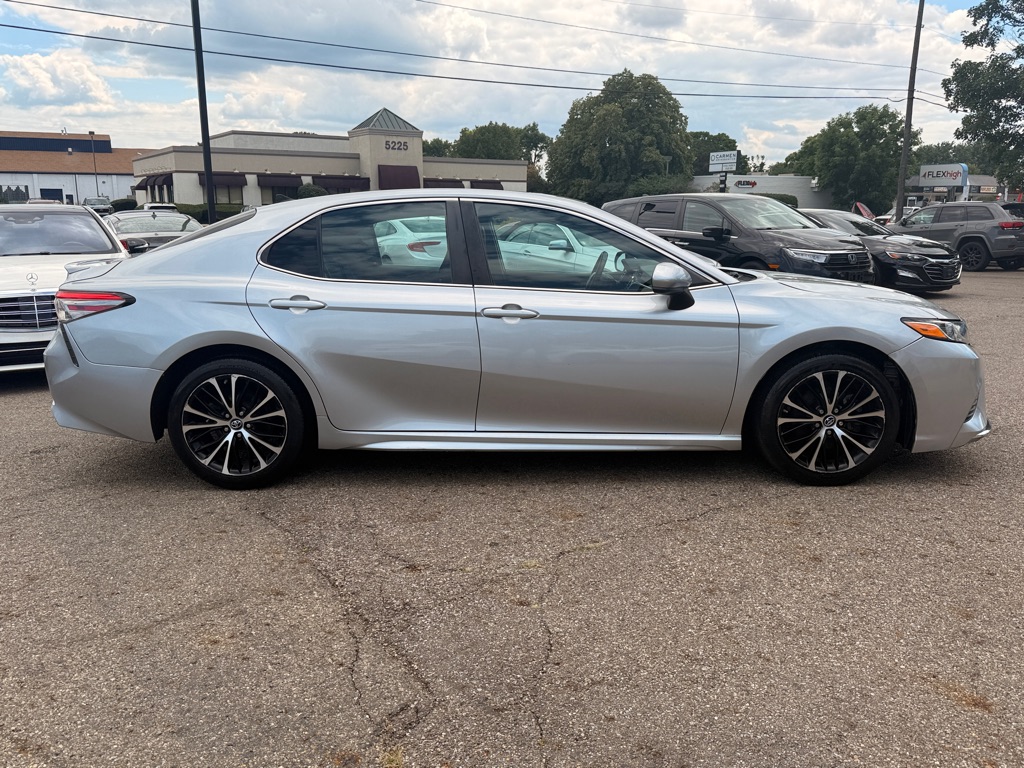 Photo 4 of this TOYOTA CAMRY
