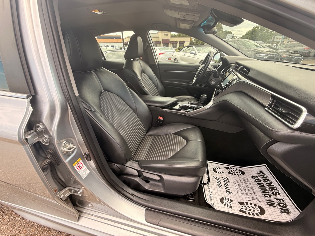 Photo 9 of this TOYOTA CAMRY