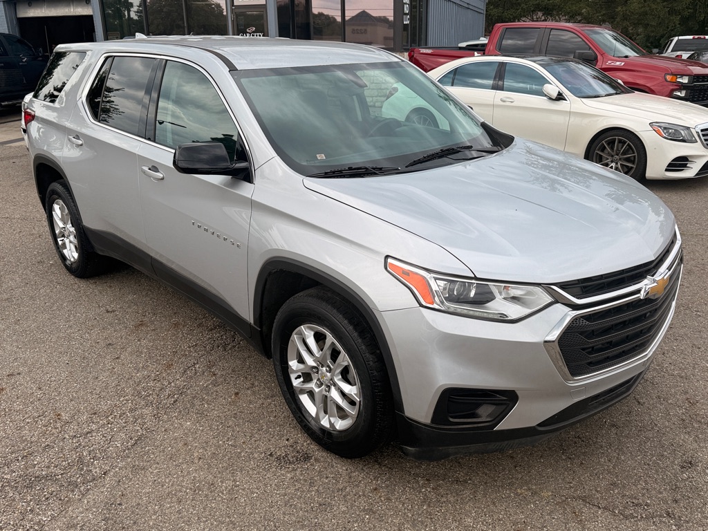 Photo 3 of this CHEVROLET TRAVERSE