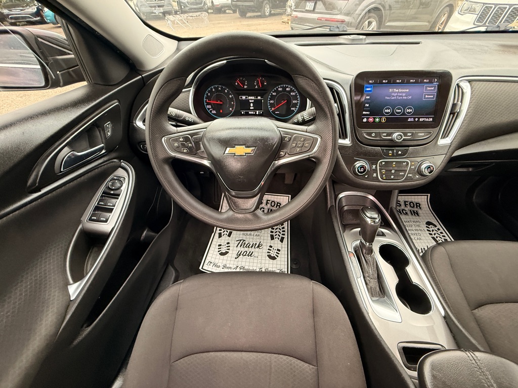 Photo 12 of this CHEVROLET MALIBU