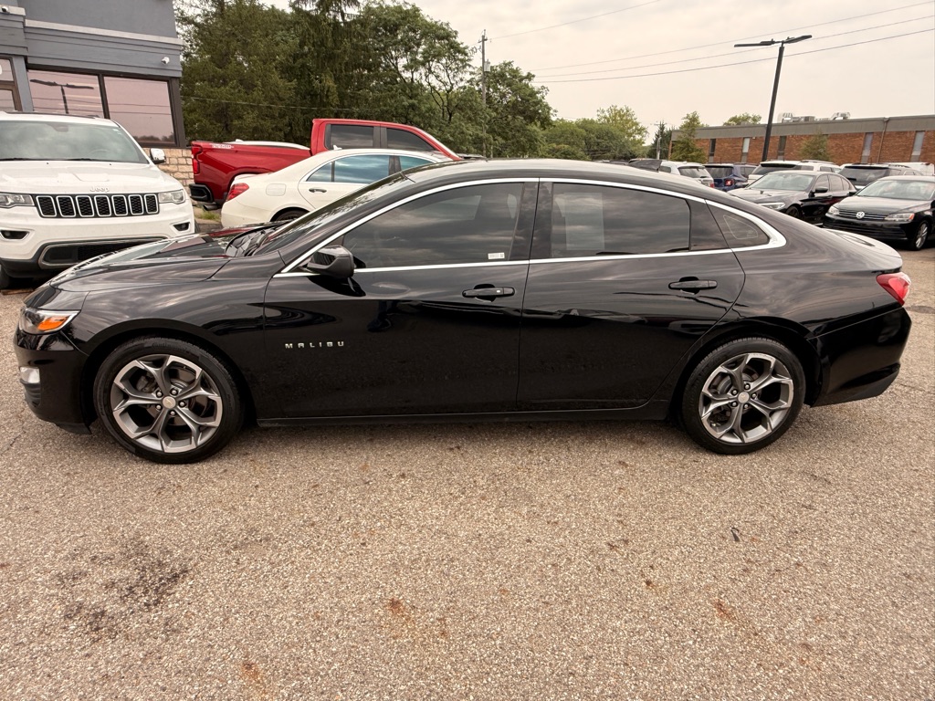 Photo 7 of this CHEVROLET MALIBU