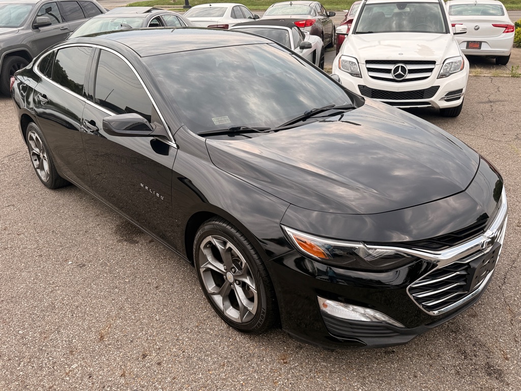 Photo 3 of this CHEVROLET MALIBU