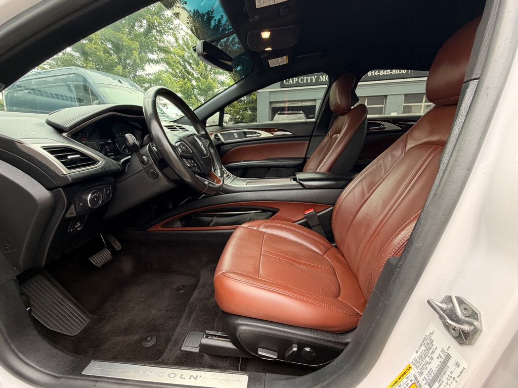 Photo 12 of this LINCOLN MKZ