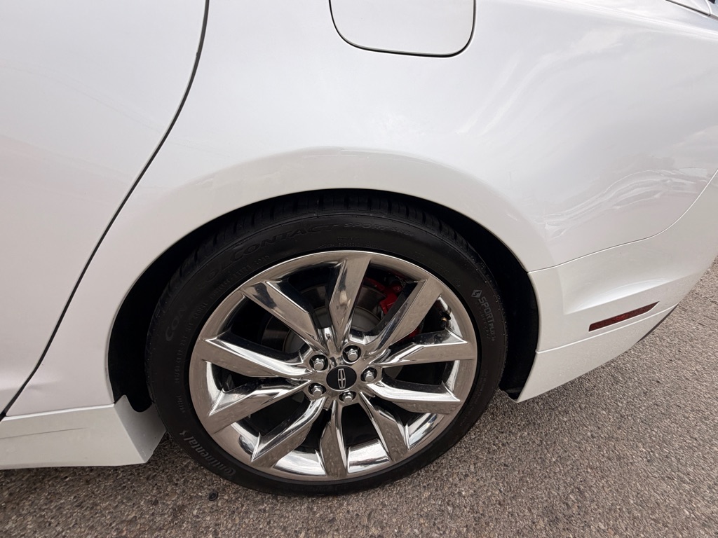 Photo 14 of this LINCOLN MKZ