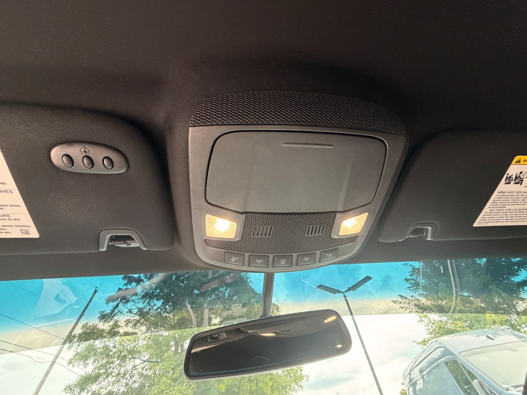Photo 22 of this LINCOLN MKZ