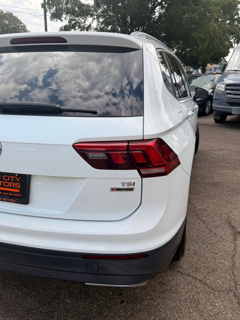 Photo 3 of this VOLKSWAGEN TIGUAN