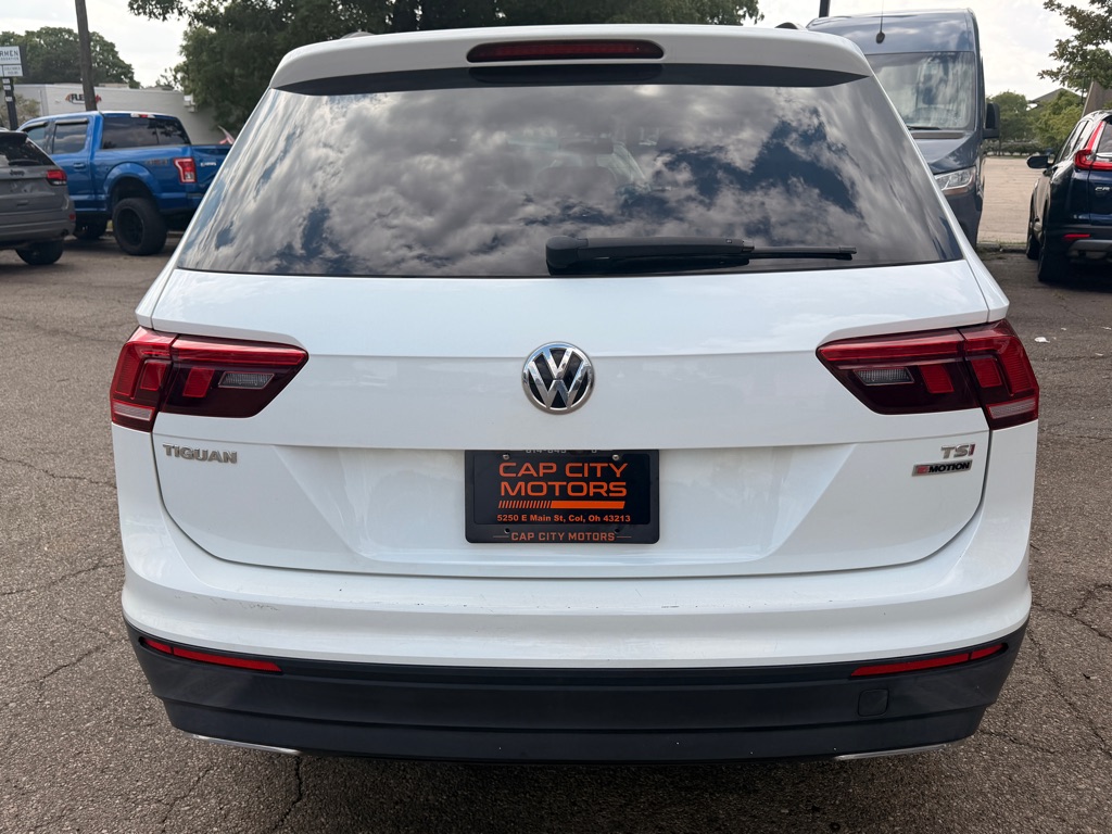 Photo 4 of this VOLKSWAGEN TIGUAN