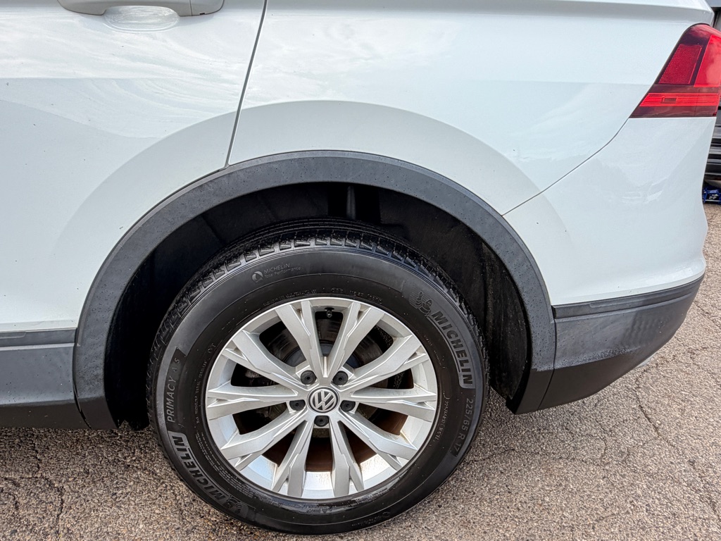 Photo 7 of this VOLKSWAGEN TIGUAN