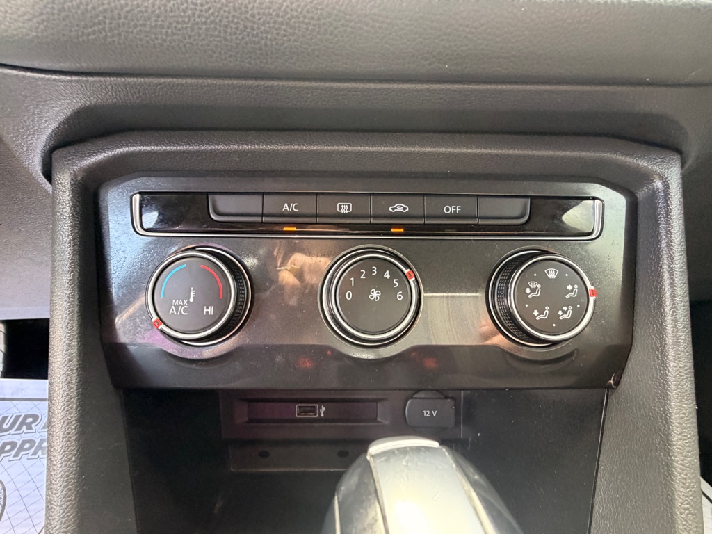 Photo 13 of this VOLKSWAGEN TIGUAN