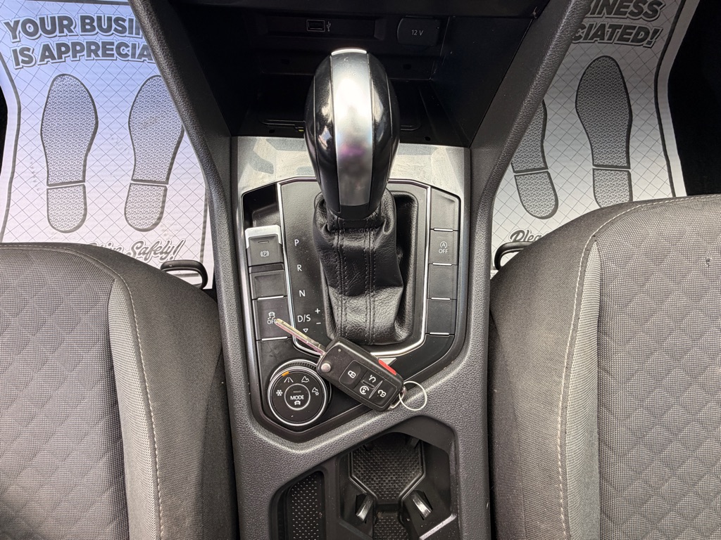 Photo 12 of this VOLKSWAGEN TIGUAN