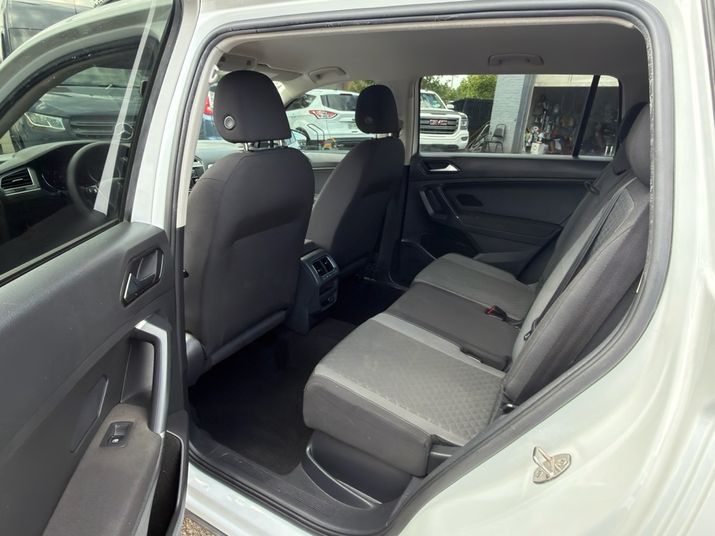 Photo 17 of this VOLKSWAGEN TIGUAN