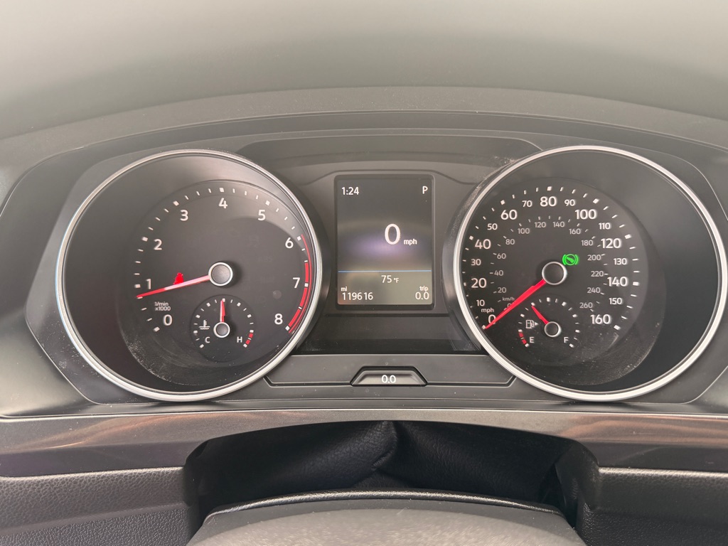Photo 10 of this VOLKSWAGEN TIGUAN