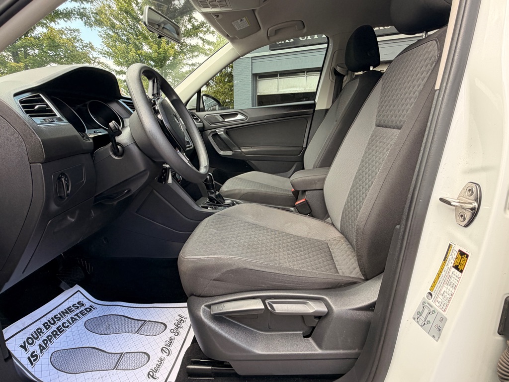 Photo 9 of this VOLKSWAGEN TIGUAN