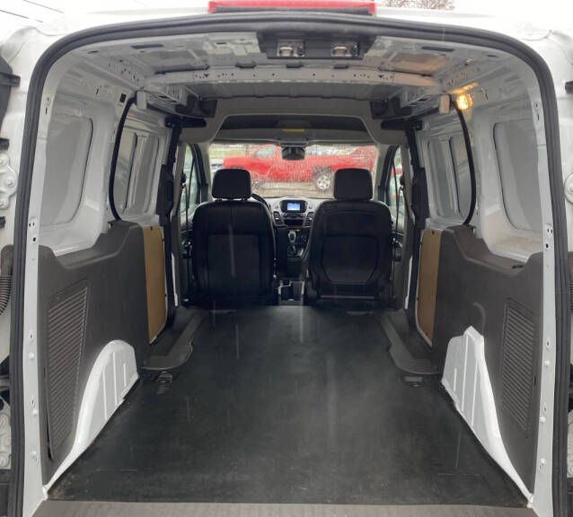 Photo 18 of this FORD TRANSIT CONNECT
