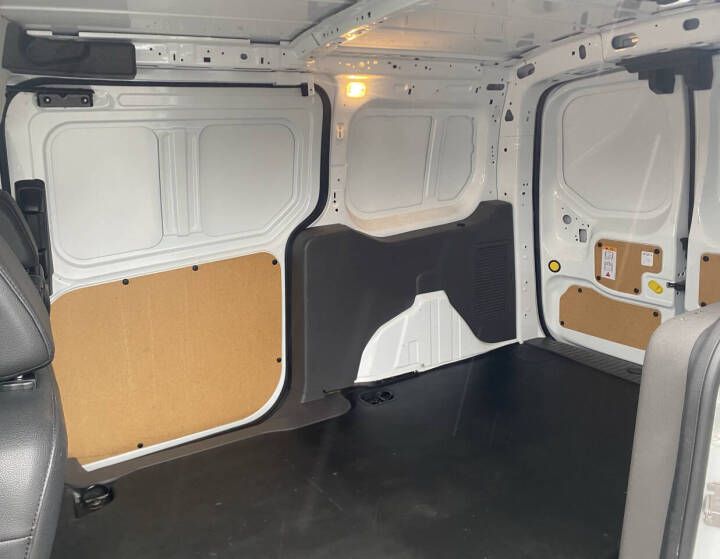 Photo 21 of this FORD TRANSIT CONNECT