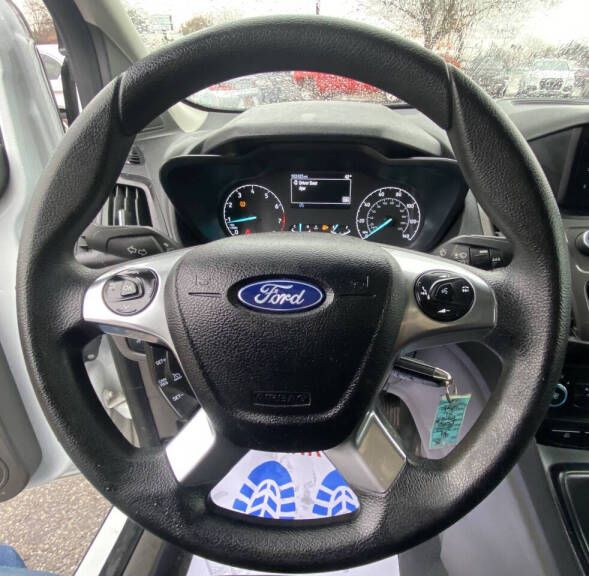 Photo 22 of this FORD TRANSIT CONNECT