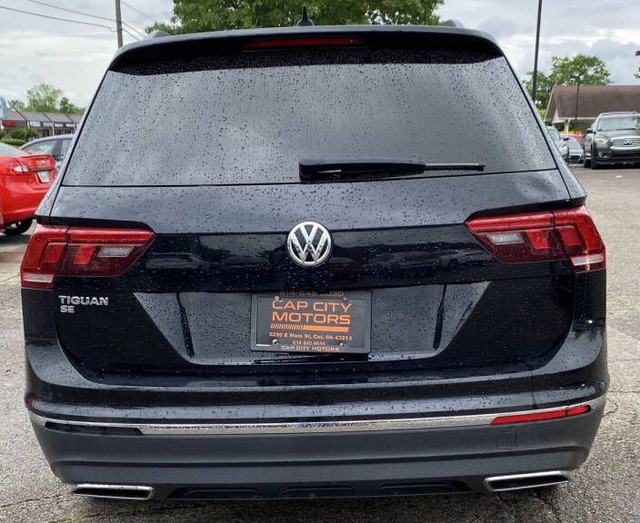 Photo 3 of this VOLKSWAGEN TIGUAN