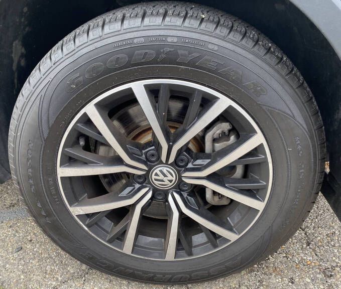 Photo 9 of this VOLKSWAGEN TIGUAN