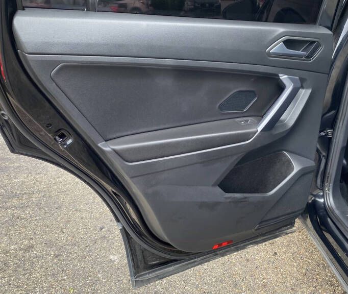Photo 16 of this VOLKSWAGEN TIGUAN