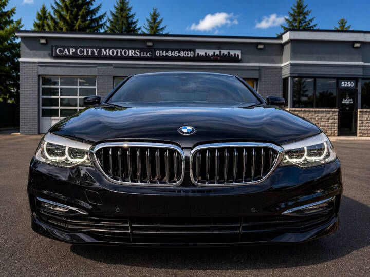Photo 3 of this BMW 5 SERIES