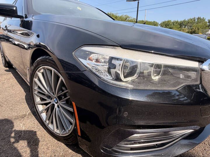 Photo 4 of this BMW 5 SERIES