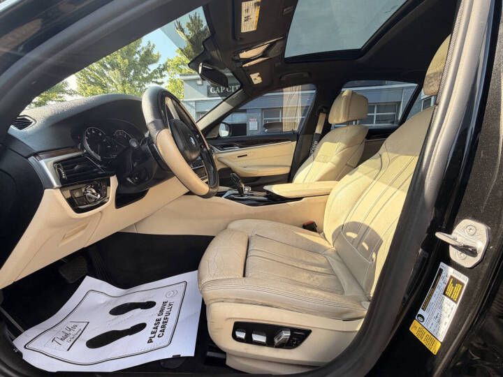 Photo 13 of this BMW 5 SERIES