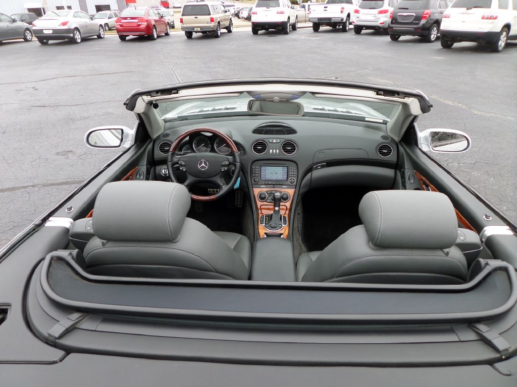 Photo 13 of this MERCEDES-BENZ 500 SL