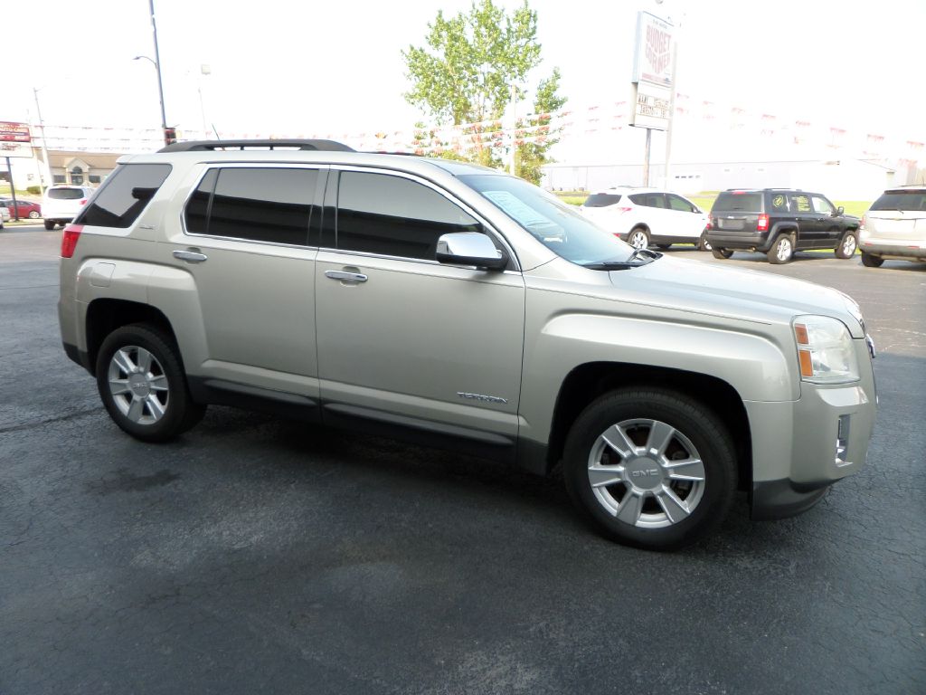 Photo 2 of this GMC TERRAIN