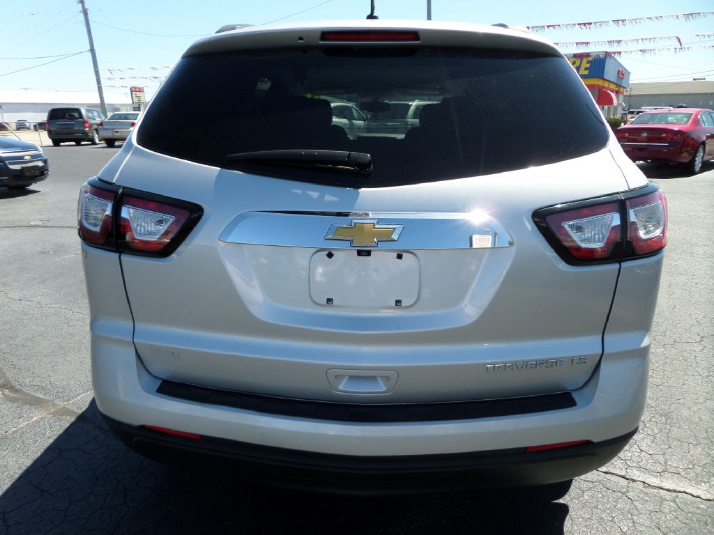 Photo 8 of this CHEVROLET TRAVERSE